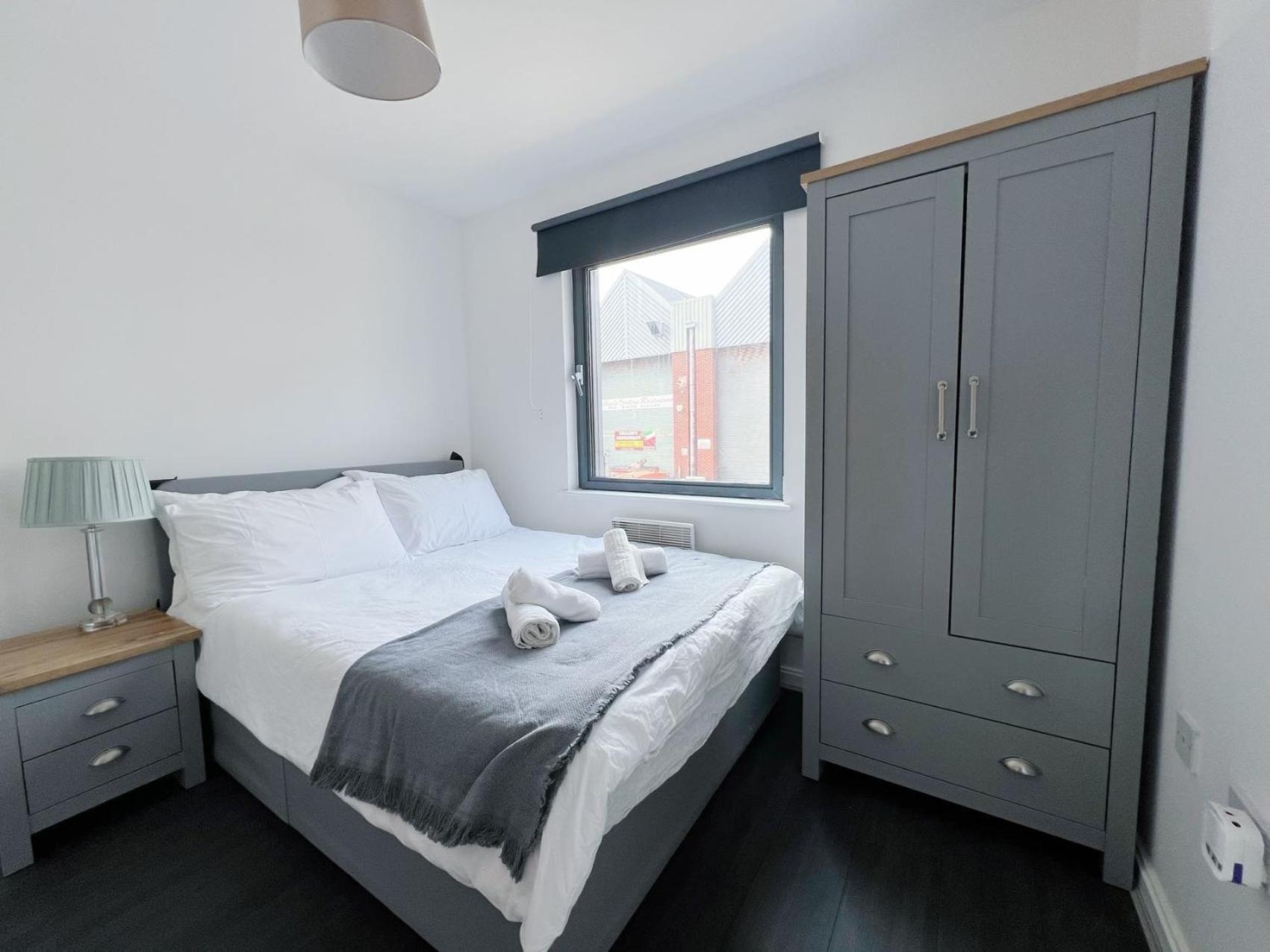 Comfort Seaside Two-Bedroom Apt Σουόνσι Εξωτερικό φωτογραφία